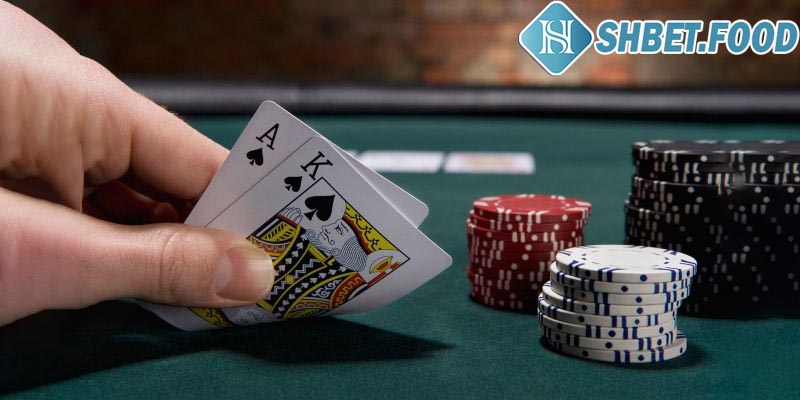 Poker: Đẳng cấp chiến lược và nghệ thuật đánh bài của SHBET